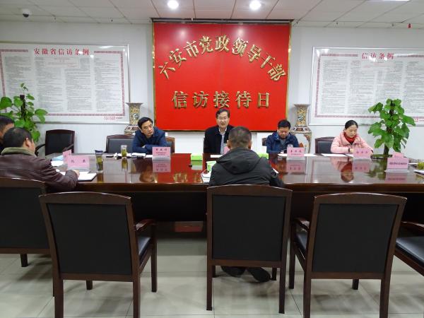 孙军到市来访接待中心接待来访群众
